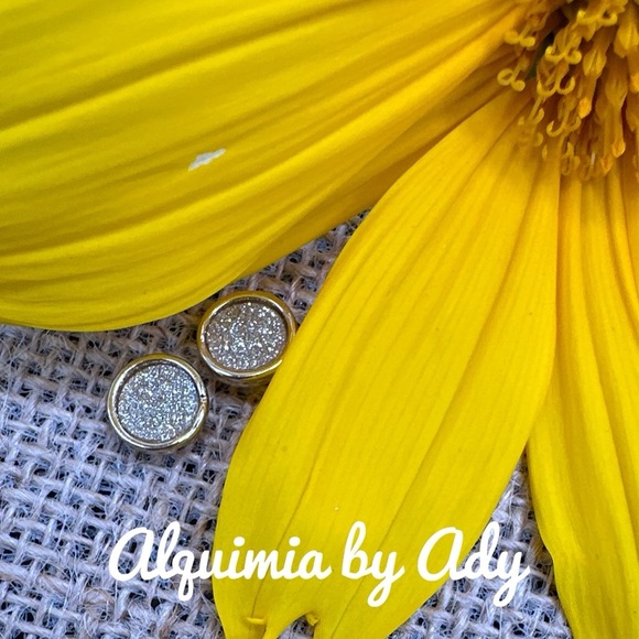 GOLD DRUZZY COIN DAINTY STUDS EARRINGS - Picture 1 of 1